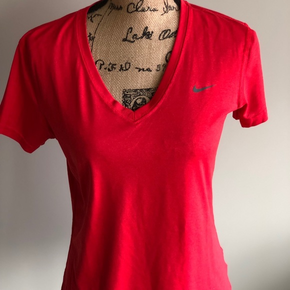 Nike Tops - Nike dry fit short sleeved t shirt Nike Tops - Nike dry fit short sleeved t shirt